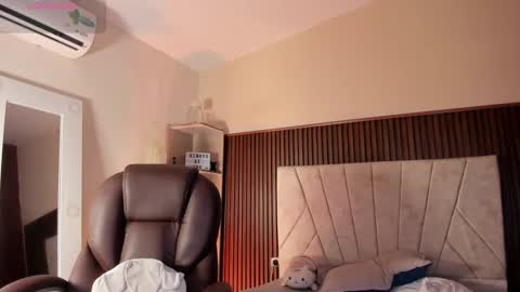 Niah  You can call me Ni or cutie haha online show from September 2025 08:42:01 PM