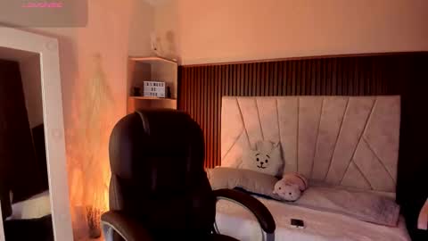 Niah  You can call me Ni or cutie haha online show from November 2025 08:42:02 PM