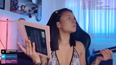 Mai   MODEL INDEPENT  online show from January 2025 03:43:01 PM