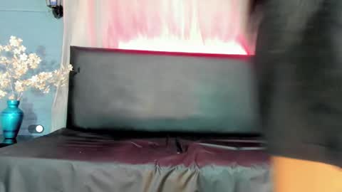 Snapshot of _nickyminach chatting on December 2024 07:48:02 PM Nicky Please help me with your thumbs up its importan online show from December 2024 07:48:02 PM