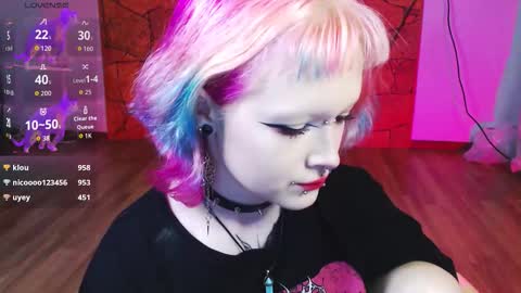 Nicole online show from December 2025 06:37:02 PM