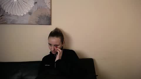 Nica online show from December 2025 04:01:02 PM