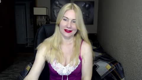 Snapshot of _night_fantasy_ chatting on February 2025 08:15:01 PM Donella online show from February 2025 08:15:01 PM