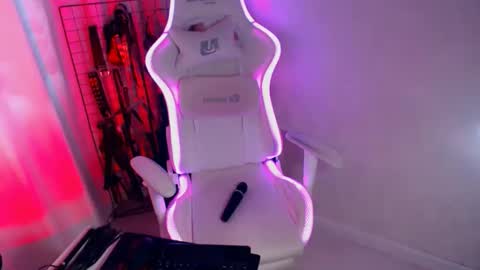 Eva online show from April 2026 03:20:01 PM