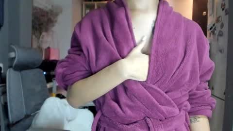 Nika online show from September 2025 05:29:02 PM