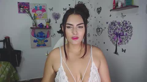 Snapshot of _ninahot chatting on November 2025 04:55:02 AM Nina online show from November 2025 04:55:02 AM