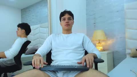 Noah Heyden online show from January 2025 07:13:02 PM