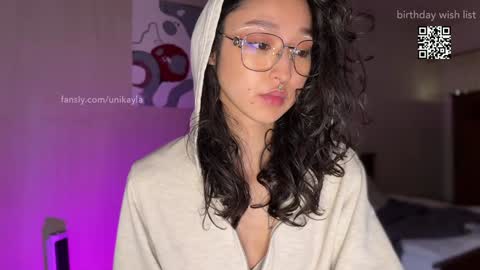 Mikayla online show from January 2025 12:19:02 PM