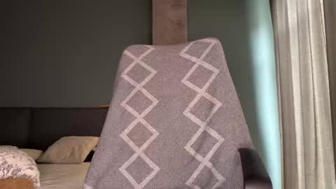 Mikayla online show from October 2025 09:32:02 AM