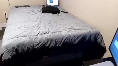 Olivia online show from November 2025 10:05:01 AM