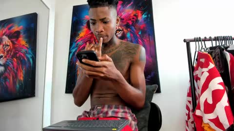 Snapshot of _pantera_09 chatting on December 2024 06:04:02 PM Kevin online show from December 2024 06:04:02 PM
