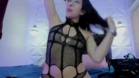 Pau online show from July 2026 12:20:01 PM
