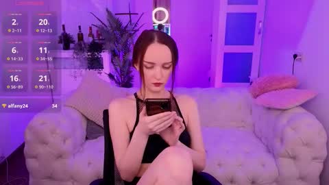 Maisie online show from September 2025 10:22:02 PM