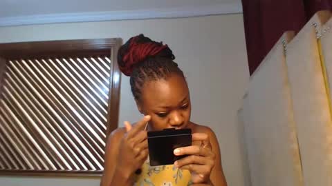 Snapshot of _pixie1 chatting on February 2025 05:47:02 AM pixie online show from February 2025 05:47:02 AM