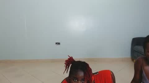 _prettyred online show from October 2025 11:06:01 AM