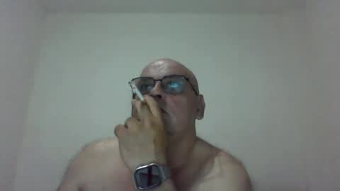 Snapshot of _reyi chatting on May 2026 07:17:01 AM REY online show from May 2026 07:17:01 AM