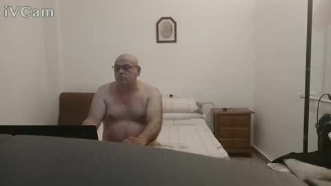 Snapshot of _reyi chatting on May 2026 05:47:01 AM REY online show from May 2026 05:47:01 AM