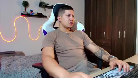 Roberto online show from February 2025 12:38:02 PM