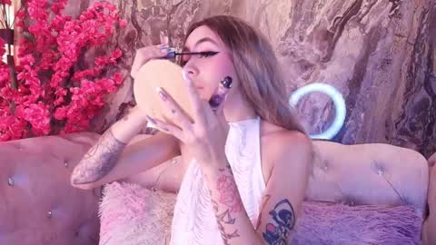 Sabrina online show from September 2025 08:21:02 PM