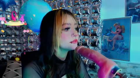 Zacura online show from September 2025 12:25:01 AM