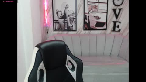 Samantha online show from January 2025 12:39:02 PM