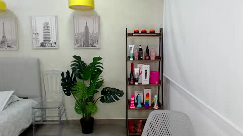 Sassy Girl online show from March 2025 06:12:02 PM