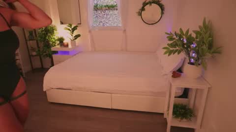 Savii online show from November 2025 04:51:01 PM