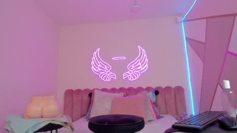 Snapshot of _scarletmoore chatting on January 2025 10:40:01 AM Scarlett online show from January 2025 10:40:01 AM