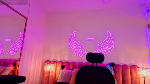 Snapshot of _scarletmoore chatting on October 2025 12:05:01 PM Scarlett online show from October 2025 12:05:01 PM