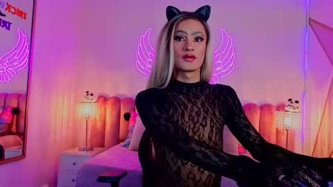 Snapshot of _scarletmoore chatting on October 2025 08:04:01 AM Scarlett online show from October 2025 08:04:01 AM