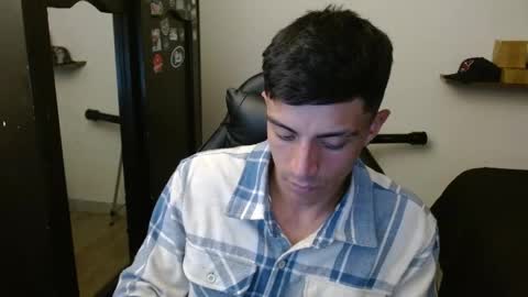 Snapshot of _schnnneider_ chatting on May 2026 10:37:01 PM SCHNEIDER online show from May 2026 10:37:01 PM
