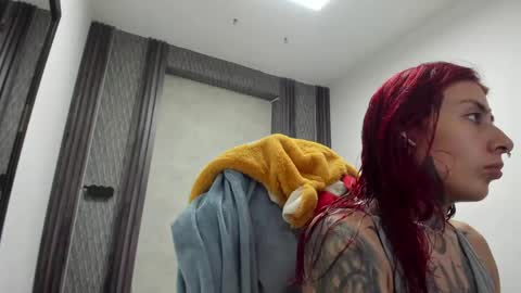 Selene online show from April 2026 01:00:02 AM