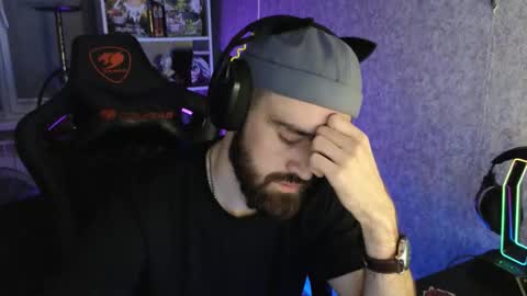 Ask me online show from October 2025 09:03:01 PM