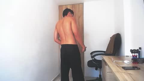 Juan Pablo-independent model online show from February 2026 03:46:01 PM