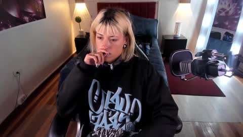 _sharlotte777 online show from January 2025 02:33:02 PM