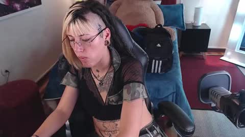 _sharlotte777 online show from February 2025 04:14:02 PM