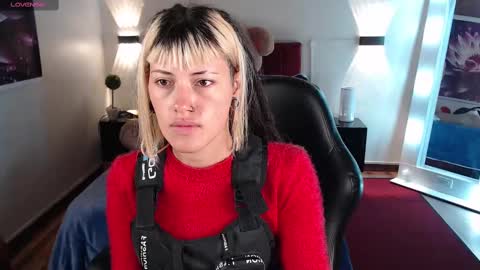 _sharlotte777 online show from February 2025 01:10:02 PM