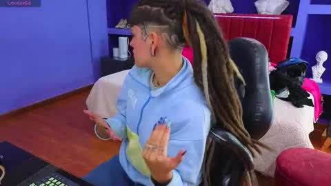 _sharlotte777 online show from November 2025 02:39:02 PM