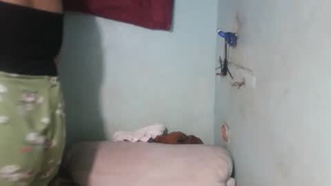 Snapshot of _simply_mama chatting on May 2026 11:13:02 PM _simply_mama online show from May 2026 11:13:02 PM