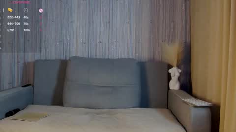 _smetanka_ online show from October 2025 03:20:02 PM