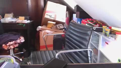 _smiley_bear27 online show from October 2025 03:18:01 AM