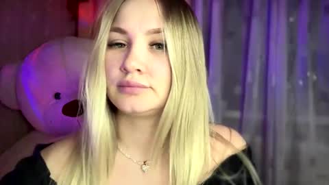 _sofiawood1_ online show from February 2025 04:56:02 PM