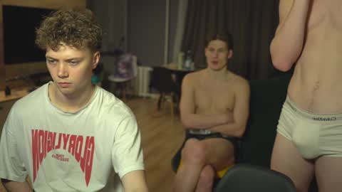 Snapshot of _sopranos_ chatting on December 2024 01:03:01 PM OLIVERpvt is open online show from December 2024 01:03:01 PM