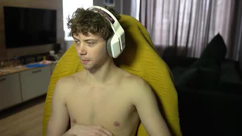 OLIVERpvt is open online show from March 2026 08:18:01 AM