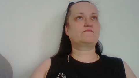 Snapshot of _squirty_pussyyy_ chatting on February 2025 08:08:01 AM Melisa online show from February 2025 08:08:01 AM