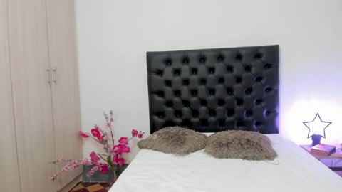 Sussi online show from February 2025 01:44:01 PM