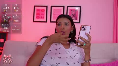 Snapshot of _sweet_vict0ria1 chatting on June 2026 02:35:01 AM 0900 p.m a 0500 a.m Colombia time UTC -5 online show from June 2026 02:35:01 AM
