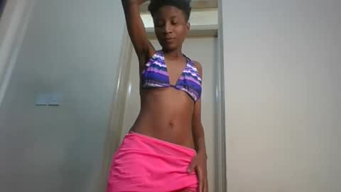 Snapshot of _sweetebony_r chatting on June 2026 07:07:01 AM _sweetebony_r online show from June 2026 07:07:01 AM