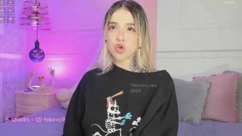 _tammarra_ online show from October 2025 10:51:02 PM