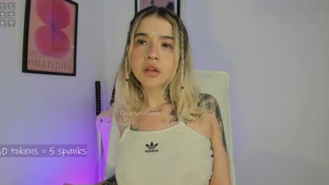 _tammarra_ online show from April 2026 08:10:01 PM